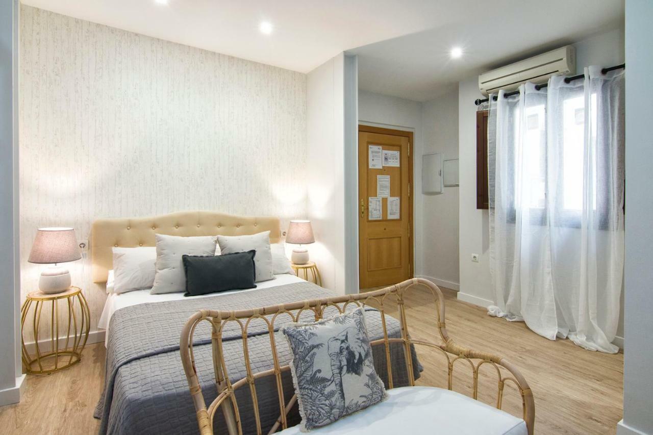 Apartamentos Los Lobos Гранада Экстерьер фото